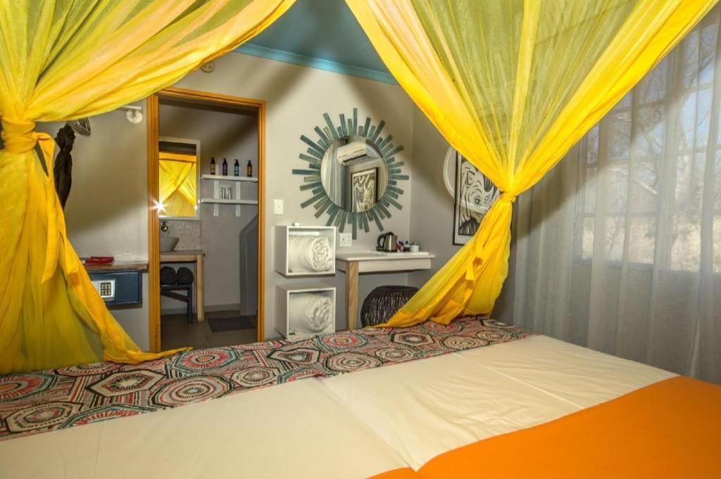 Hotel Etosha Safari Camp, Etosha National Park, Namibia à Okaukuejo Extérieur photo